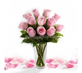 blossoming-pink-roses-in-glass Vase